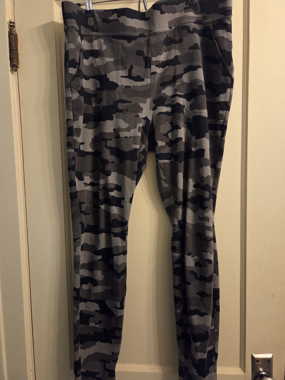 Duluth Trading Co Women's NoGA Naturale Camo Leggings Sz L